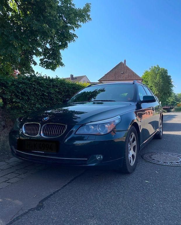 Grün Gebraucht 2010 BMW 530 Exclusive Kombi | 6.500 € (Guter Preis) - Bild 1/4