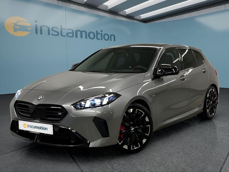 Grau Gebraucht 2024 BMW M135 Kleinwagen | 46.849 € - Bild 1/4