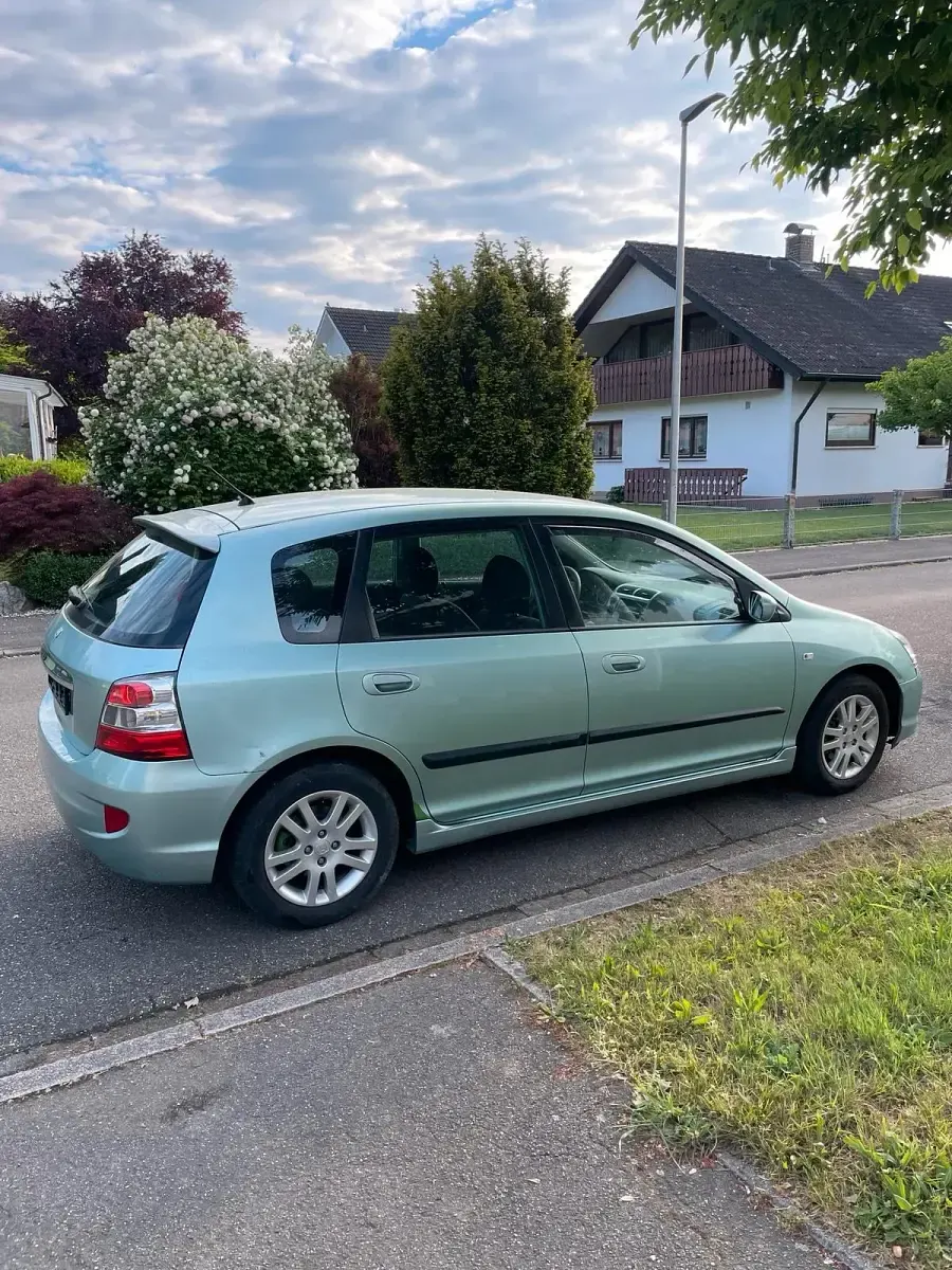 Gebraucht Honda Civic 110 PS (80 kW) 2004 Grün Limousine