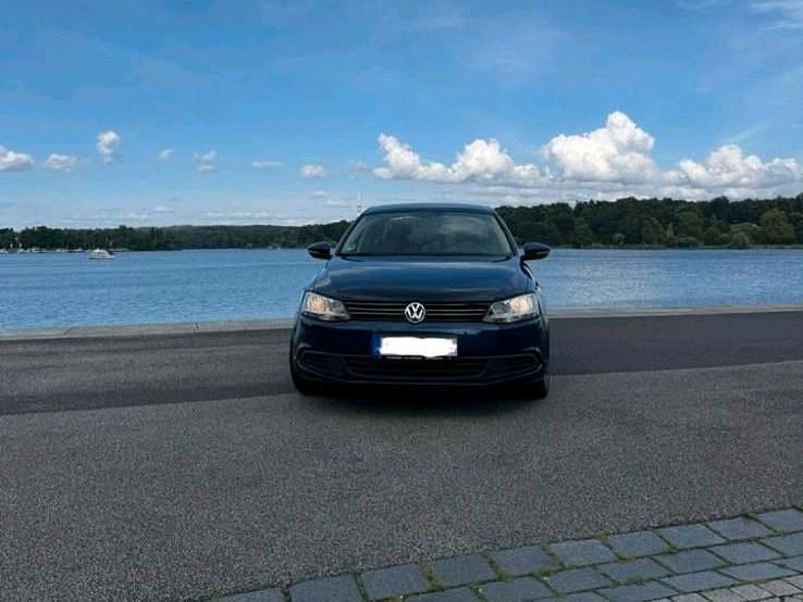 Blau Gebraucht 2012 VW Jetta Limousine | 5.300 € (Guter Preis) - Bild 1/4