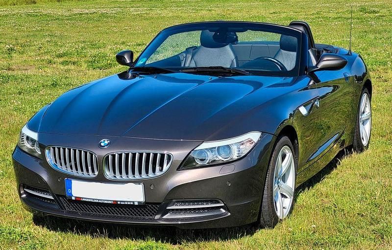 Grau Gebraucht 2010 BMW Z4 Cabrio | 17.990 € (Guter Preis) - Bild 1/4