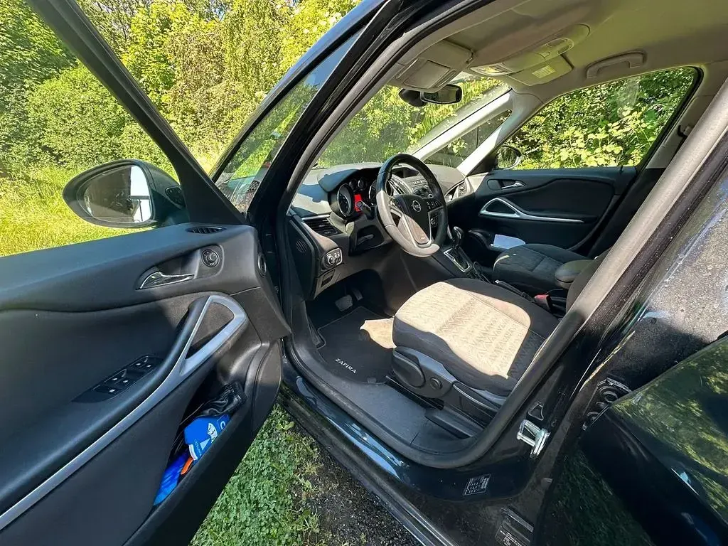Gebraucht Opel Zafira Tourer Edition 140 PS (102 kW) 2014 Schwarz Van / Kleinbus