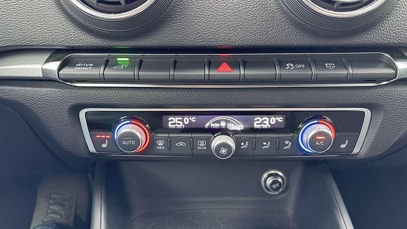 Gebraucht Audi A3 e-tron Basis 150 PS (110 kW) 2020 Schwarz Kleinwagen