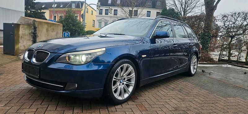 Gebraucht BMW 525 197 PS (144 kW) 2008 Blau Kombi