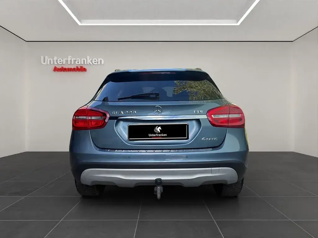 Gebraucht Mercedes GLA220 170 PS (125 kW) 2015 Blau SUV