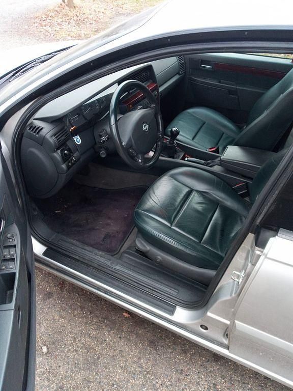 Gebraucht Opel Omega Design Edition 144 PS (105 kW) 2000 Silber Limousine