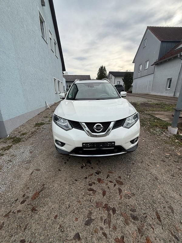 Weiß Gebraucht 2014 Nissan X-Trail Tekna SUV | 9.499 € (Guter Preis) - Bild 1/4
