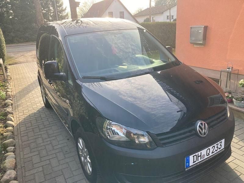 Gebraucht VW Caddy Trendline 75 PS (55 kW) 2014 Schwarz Van / Kleinbus