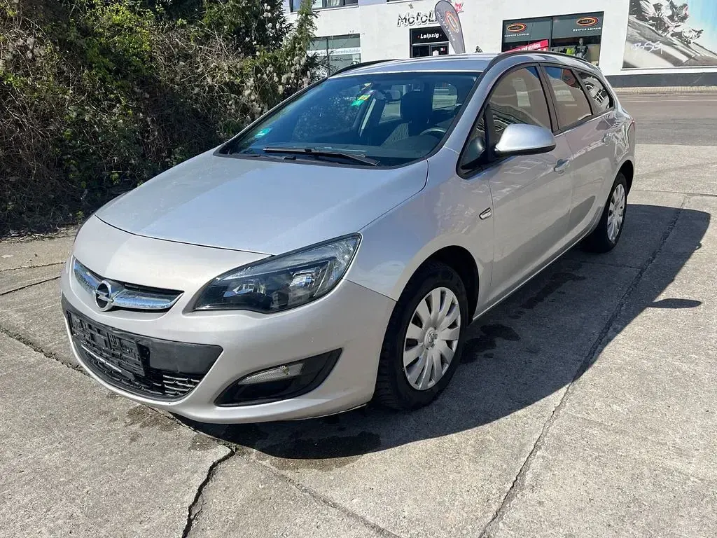 Gebraucht Opel Astra Selection 110 PS (80 kW) 2014 Silber Kombi