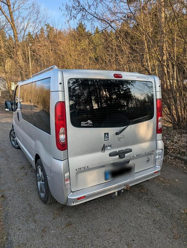 Gebraucht Opel Vivaro 145 PS (106 kW) 2007 Silber Van / Kleinbus