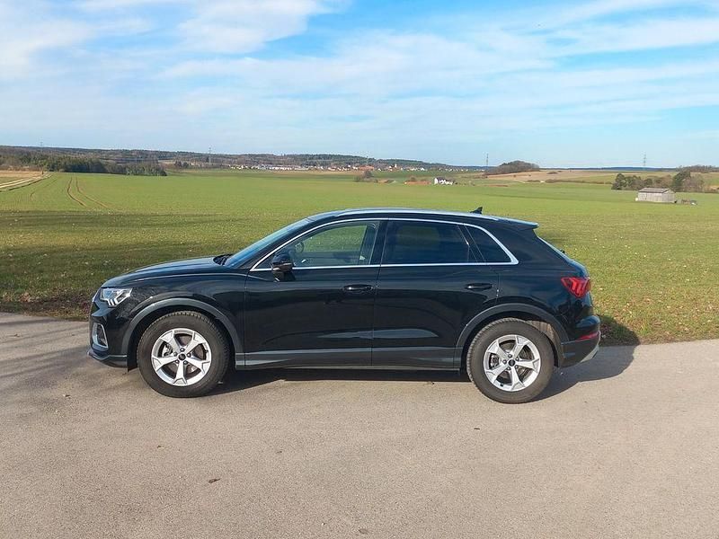 Gebraucht Audi Q3 Ambiente 150 PS (110 kW) 2025 Schwarz SUV
