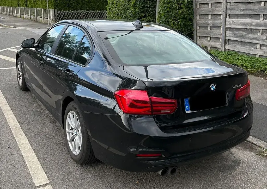 Gebraucht BMW 320 Efficient Dynamics 184 PS (135 kW) 2017 Schwarz Limousine
