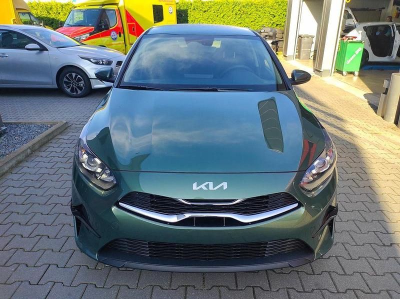 Neu Kia Ceed 140 PS (102 kW) 2026 Grün Kleinwagen