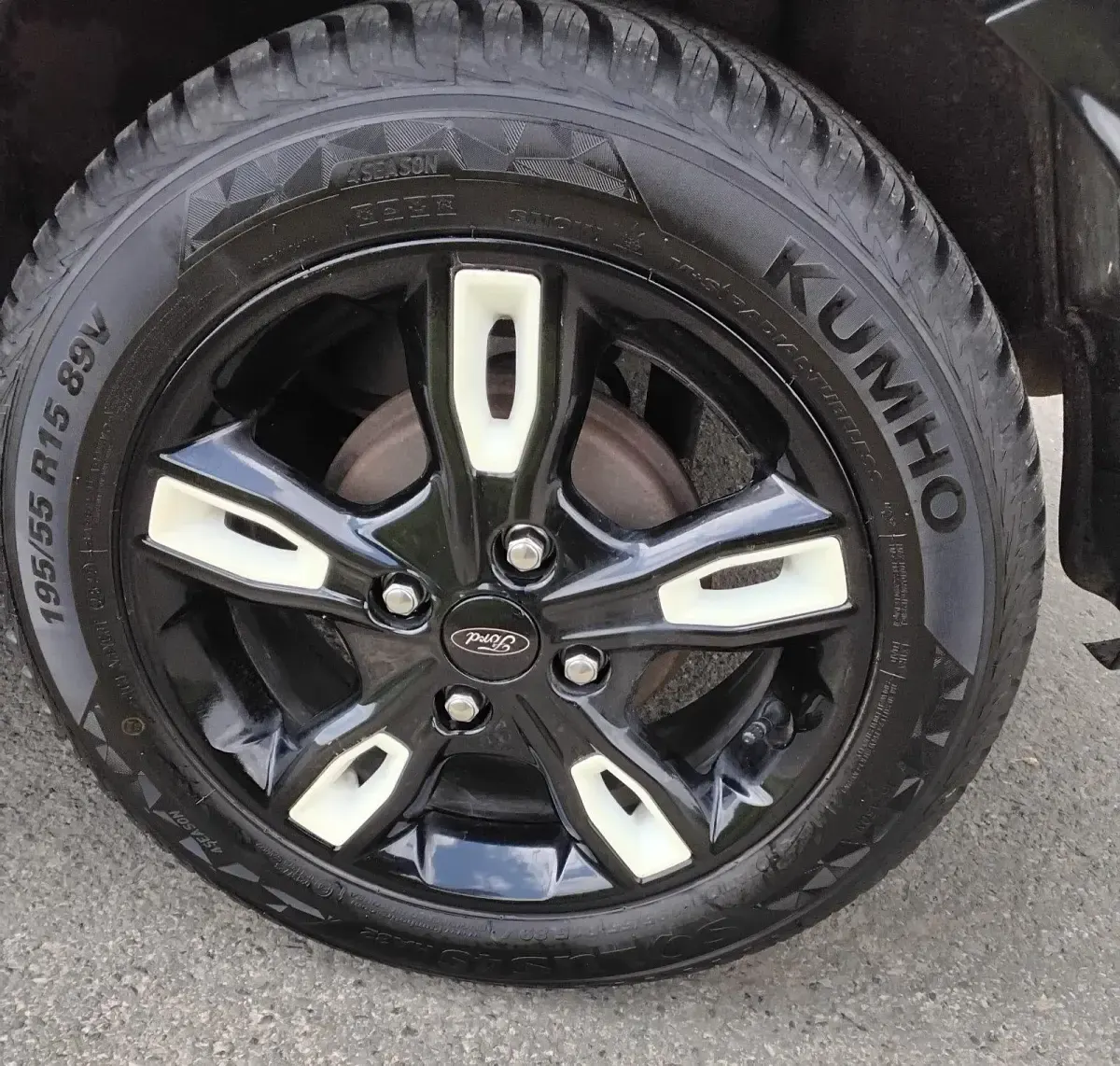 Gebraucht Ford Ka Plus 86 PS (63 kW) 2018 Schwarz Kleinwagen