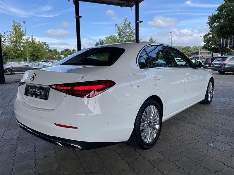 Second-hand Mercedes C180 Advanced Plus 170 CP (125 kW) 2024 Alb Berlinǎ