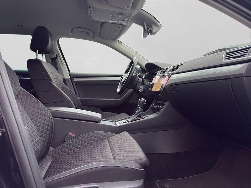 Gebraucht Skoda Superb Ambition 200 PS (147 kW) 2022 Schwarz Kombi