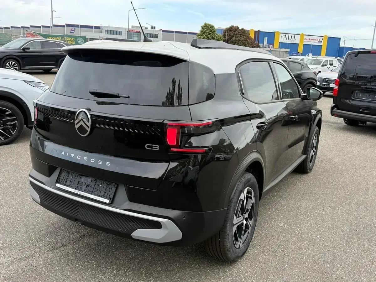 Neu Citroën C3 Aircross 145 PS (106 kW) 2026 Perla nera schwarz metallic / d SUV