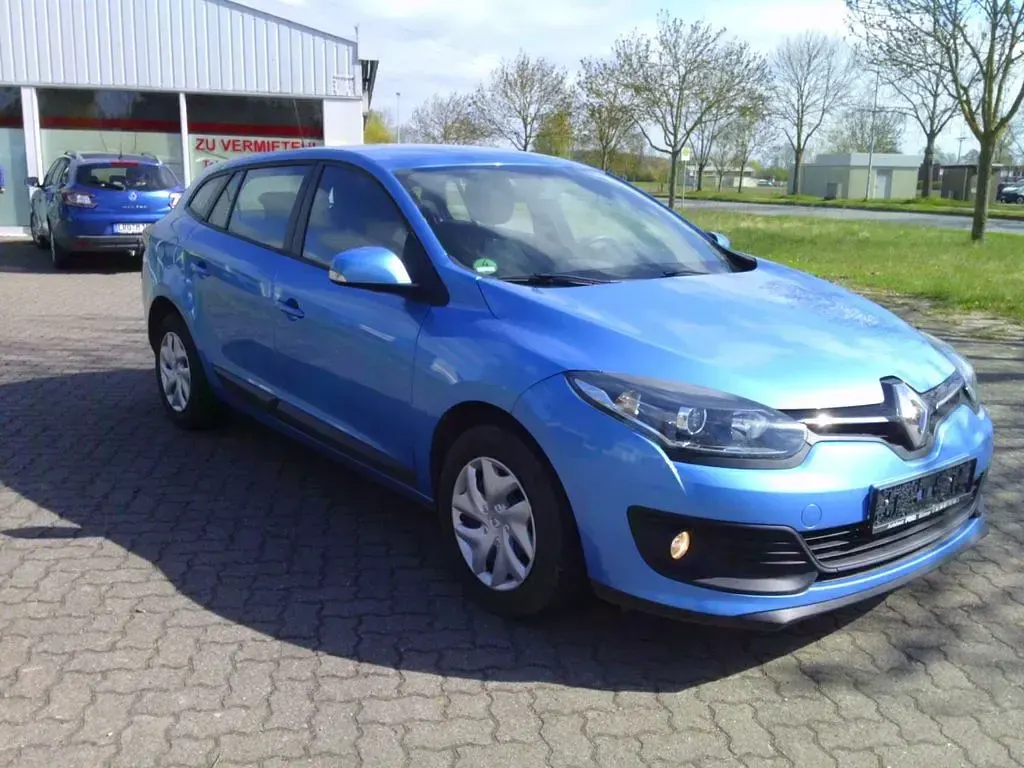 Używany Renault Mégane Authentique 110 KM (80 kW) 2015 Niebieski Sedan/Limuzyna