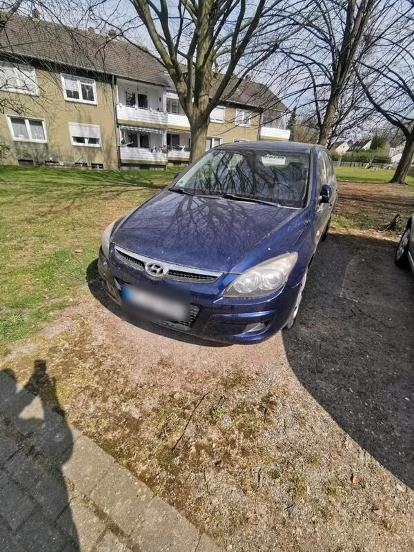 Blau Gebraucht 2009 Hyundai i30 Edition+ Limousine | 3.390 € (Fairer Preis) - Bild 1/4
