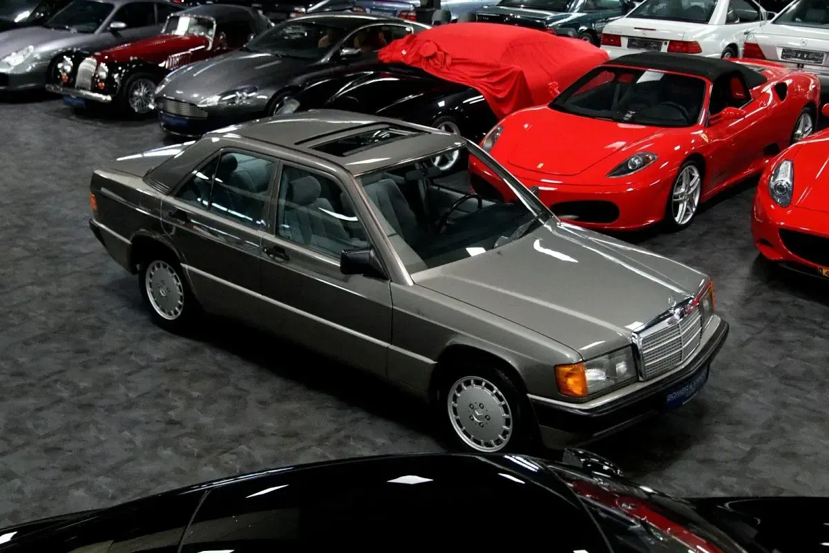 Gebraucht Mercedes 190 132 PS (97 kW) 1990 Grau Limousine