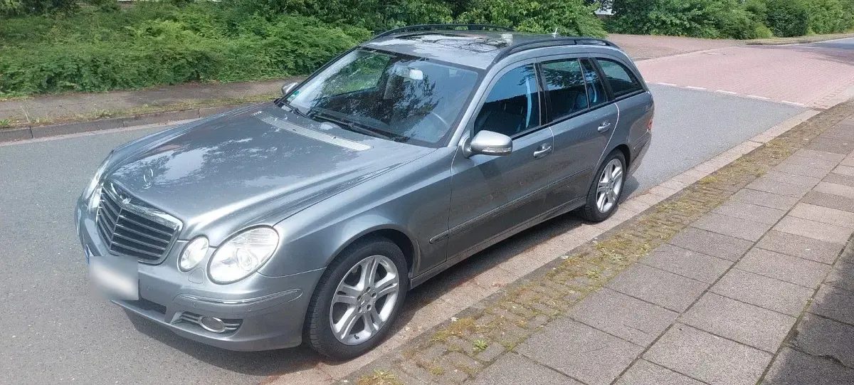 Gebraucht Mercedes E320 Avantgarde 224 PS (164 kW) 2007 Grau Kombi