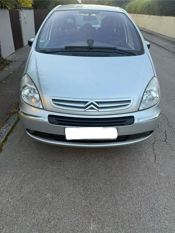 Silber Gebraucht 2006 Citroën Xsara Picasso Exclusive Van / Kleinbus | 2.900 € (Fairer Preis) - Bild 1/4