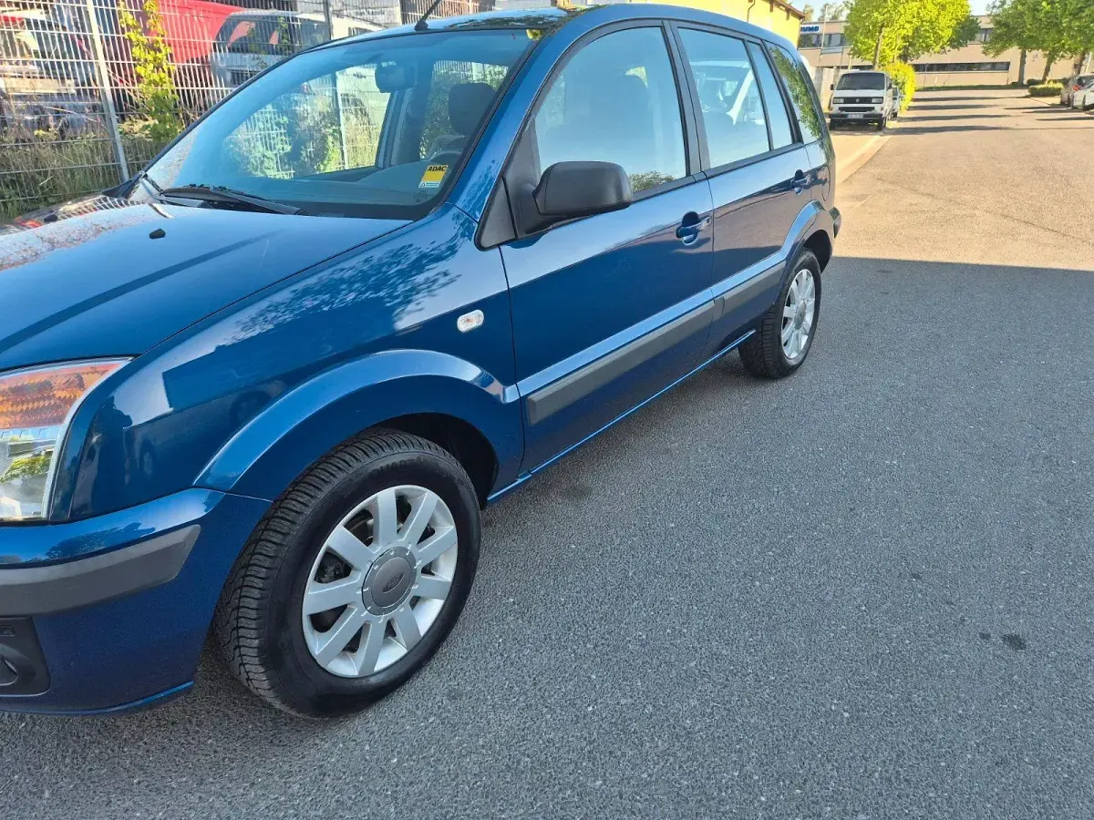 Gebraucht Ford Fusion Style 80 PS (58 kW) 2010 Blau Kleinwagen