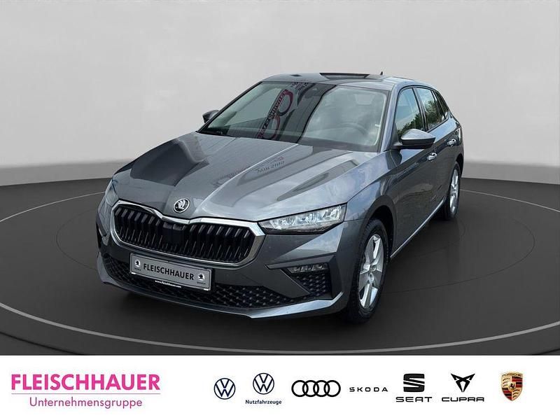 Graphitegrau metallic Neu 2025 Skoda Scala Essence Kleinwagen | 24.990 € (Teuer) - Bild 1/4