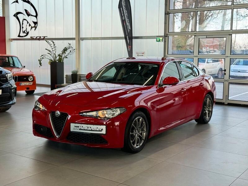 Rot Gebraucht 2018 Alfa Romeo Giulia Super Limousine | 22.470 € (Guter Preis) - Bild 1/3