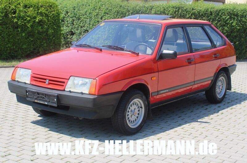 Rot Gebraucht 1992 Lada Samara Kleinwagen | 4.995 € - Bild 1/4
