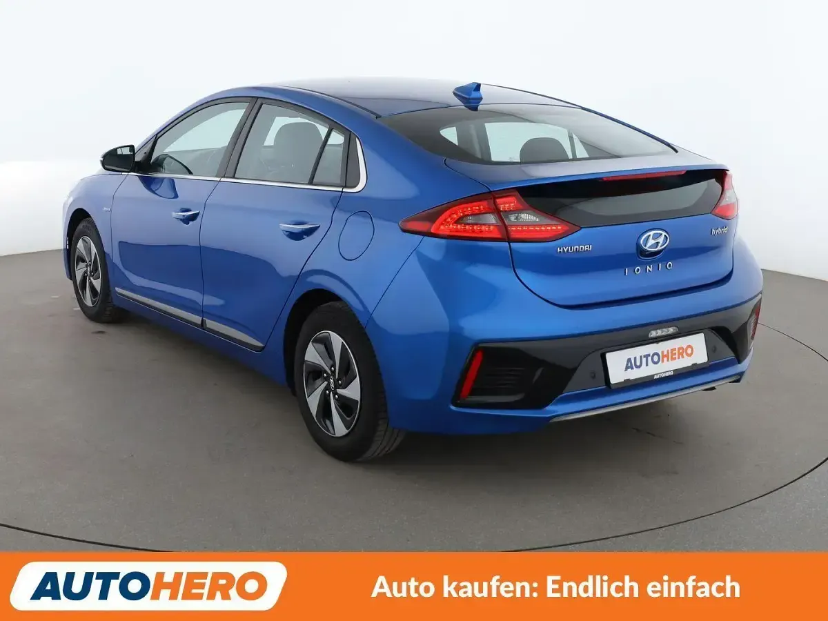 Gebraucht Hyundai Ioniq Premium 141 PS (103 kW) 2018 Blau Kleinwagen