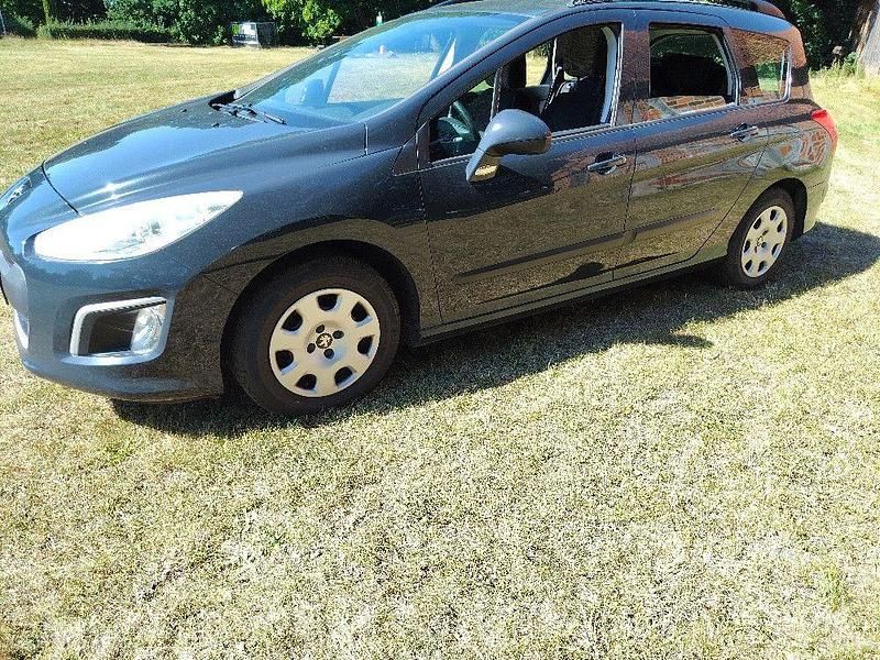 Schwarz Gebraucht 2012 Peugeot 308 Kombi | 3.750 € (Teuer) - Bild 1/4