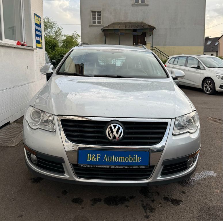 Silber Gebraucht 2009 VW Passat Trendline Kombi | 6.000 € (Teuer) - Bild 1/4