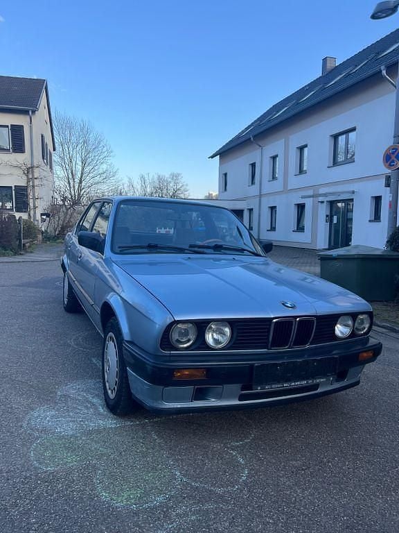 Gebraucht BMW 316 Basis 99 PS (72 kW) 1990 Blau Limousine