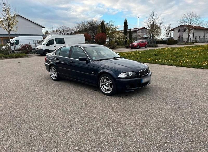 Second-hand BMW 323 170 CP (125 kW) 2000 Albastru Berlinǎ