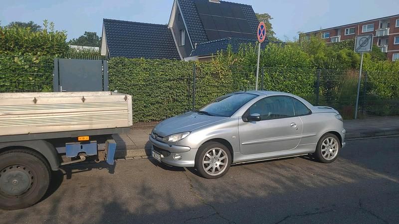 Silber Gebraucht 2003 Peugeot 206 CC Cabrio | 2.000 € (Fairer Preis) - Bild 1/4