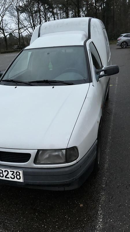 Weiß Gebraucht 2000 Seat Inca Van | 900 € - Bild 1/4