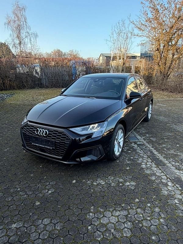 Schwarz Gebraucht 2024 Audi A3 Sportback Kleinwagen | 23.450 € (Superpreis) - Bild 1/4
