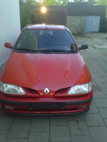 Gebraucht Renault Mégane 75 PS (55 kW) 1997 Rot Limousine