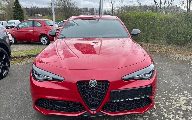 Gebraucht Alfa Romeo Giulia Estrema 210 PS (154 kW) 2023 Rot Limousine