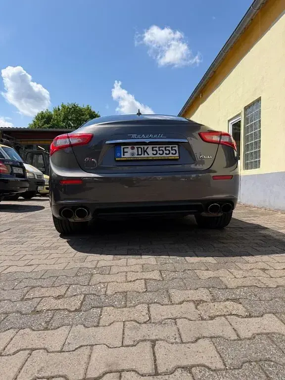 Gebraucht Maserati Ghibli 409 PS (300 kW) 2015 Grau Limousine