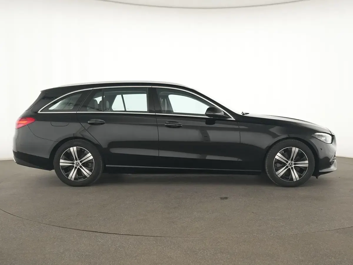 Gebraucht Mercedes C200 Avantgarde 163 PS (119 kW) 2024 Schwarz Limousine