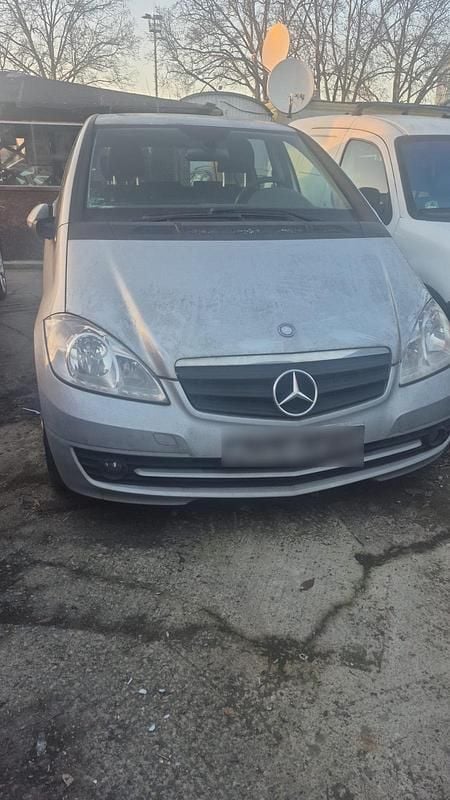 Gebraucht Mercedes A160 95 PS (69 kW) 2011 Silber Kleinwagen