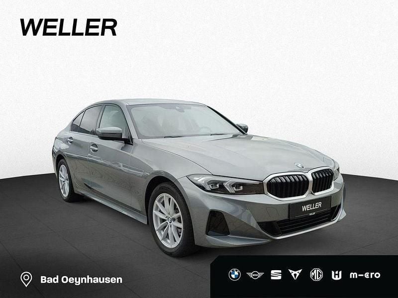 Grau Gebraucht 2024 BMW 318 Shadowline Limousine | 31.450 € (Superpreis) - Bild 1/4