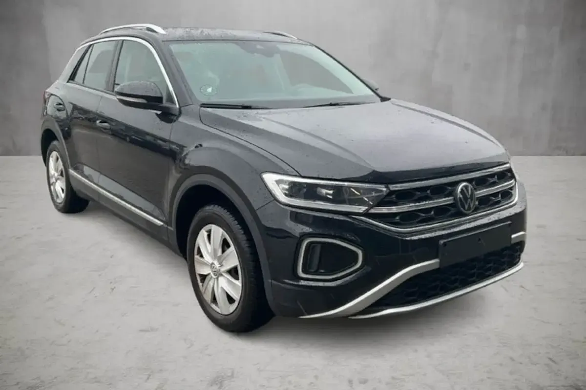 Second-hand VW T-Roc Style 150 CP (110 kW) 2023 Negru SUV