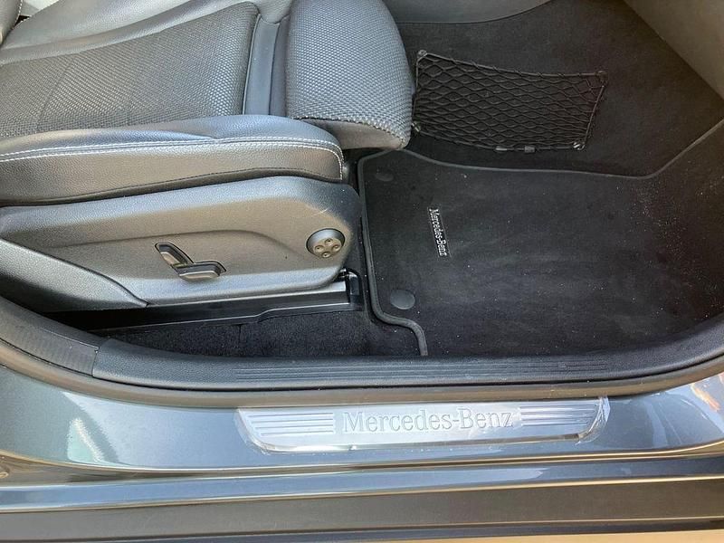 Gebraucht Mercedes GLC220 194 PS (142 kW) 2019 Grau SUV