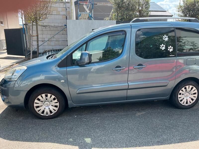 Grau Gebraucht 2010 Citroën Berlingo Van / Kleinbus | 3.990 € (Fairer Preis) - Bild 1/4