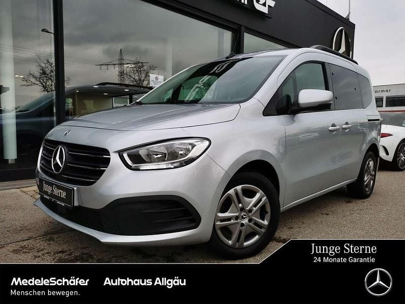Helvinsilber Gebraucht 2024 Mercedes T180 Style Van / Kleinbus | 27.850 € (Etwas zu teuer) - Bild 1/4
