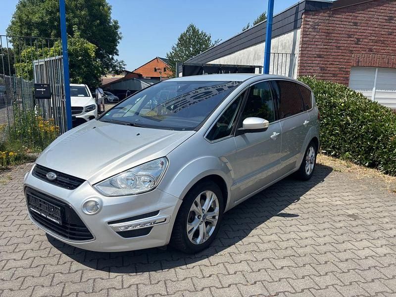 Grau Gebraucht 2013 Ford S-MAX Titanium Van / Kleinbus | 7.700 € (Guter Preis) - Bild 1/4