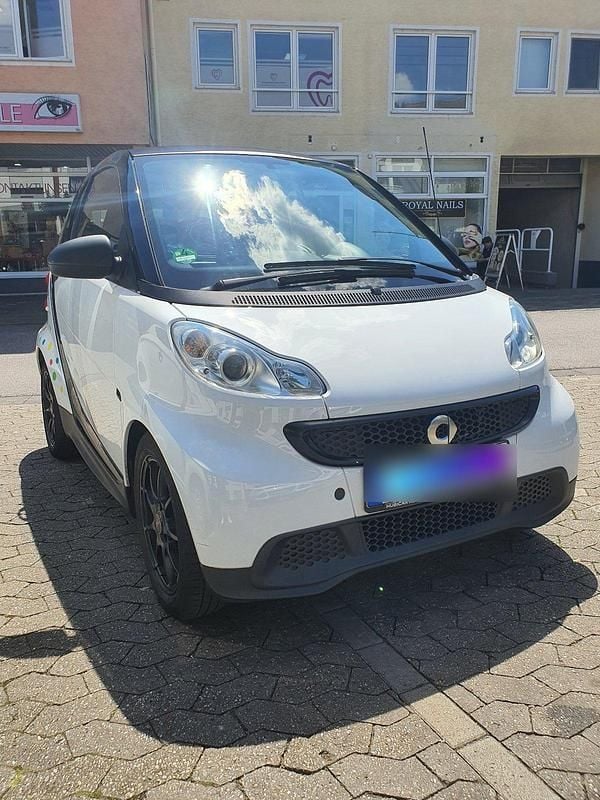Weiß Gebraucht 2013 Smart ForTwo Coupé Kleinwagen | 3.500 € (Superpreis) - Bild 1/4
